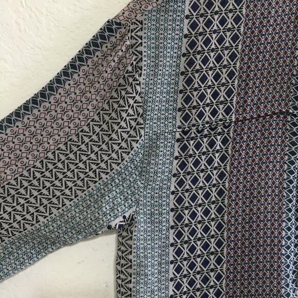 Ro & De Tunic NWT Sheer Band Collar 1/2 Button Down Blouse Gray Navy Blue - Picture 4 of 13